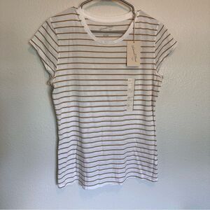 Universal Threat NWT V Neck Tee Medium